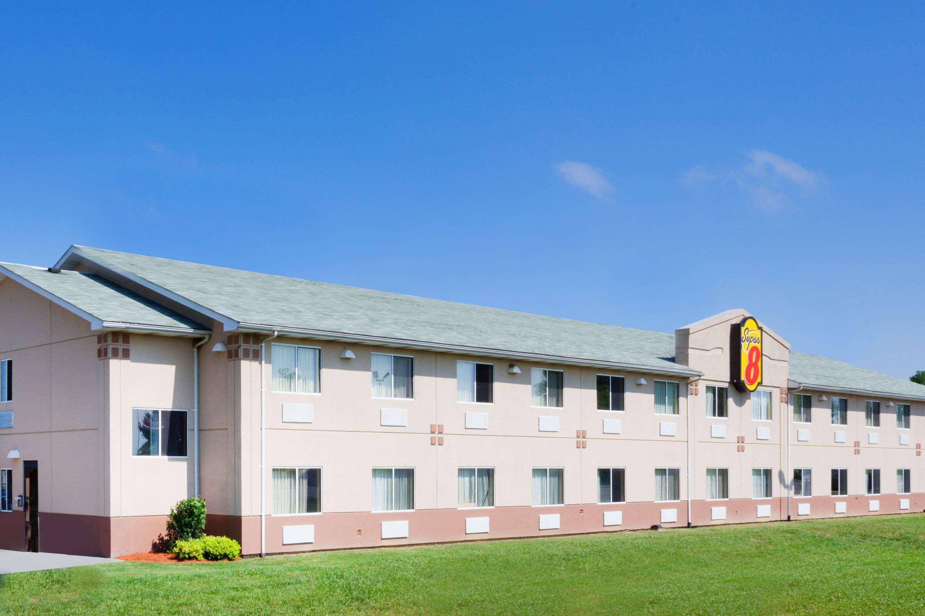 Super 8 By Wyndham Owensboro Hotel Bagian luar foto